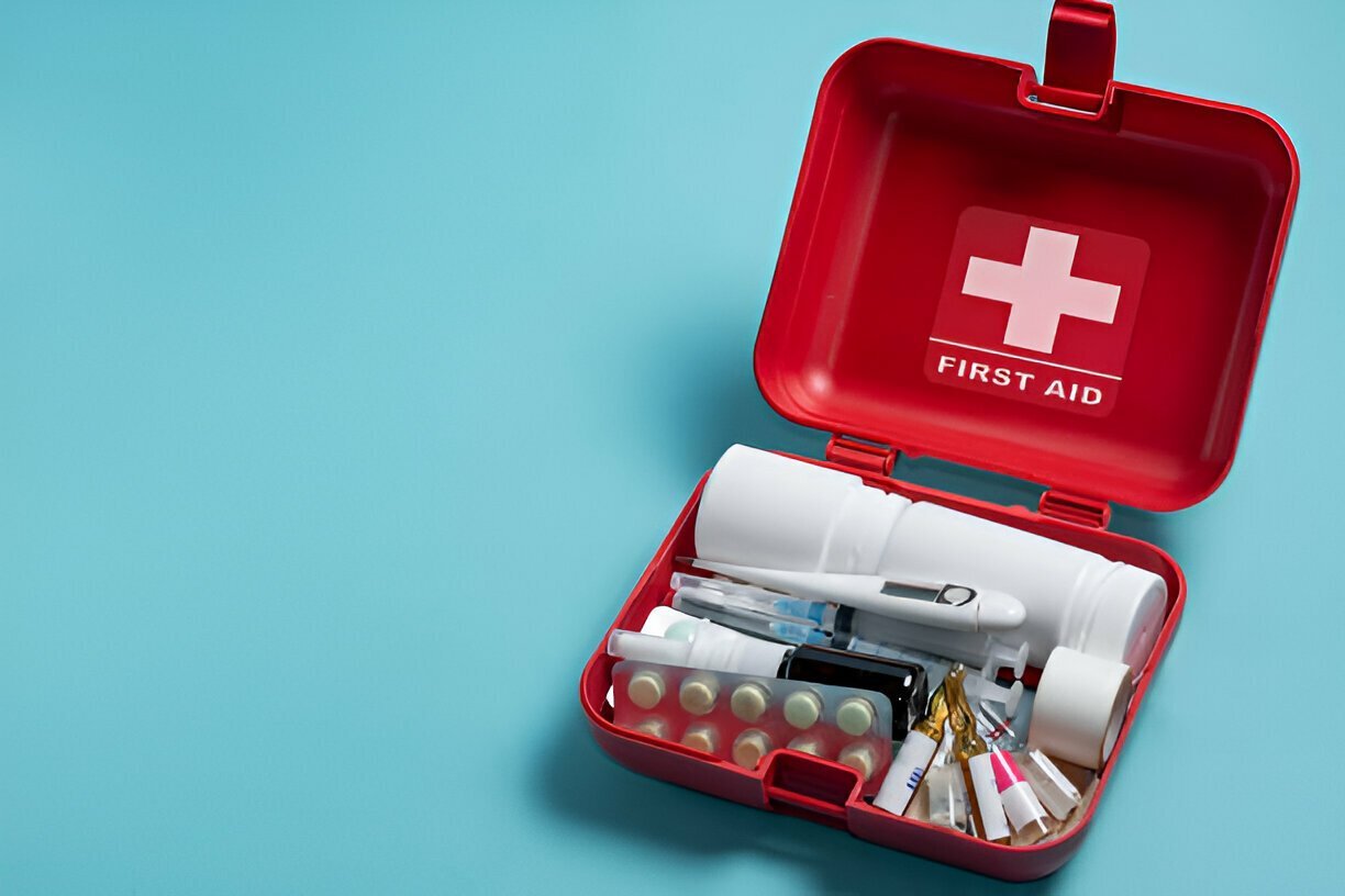 first-aid-kit-suppliers-in-uae-first-aid-kit-in-dubai-first-aid-box-uae